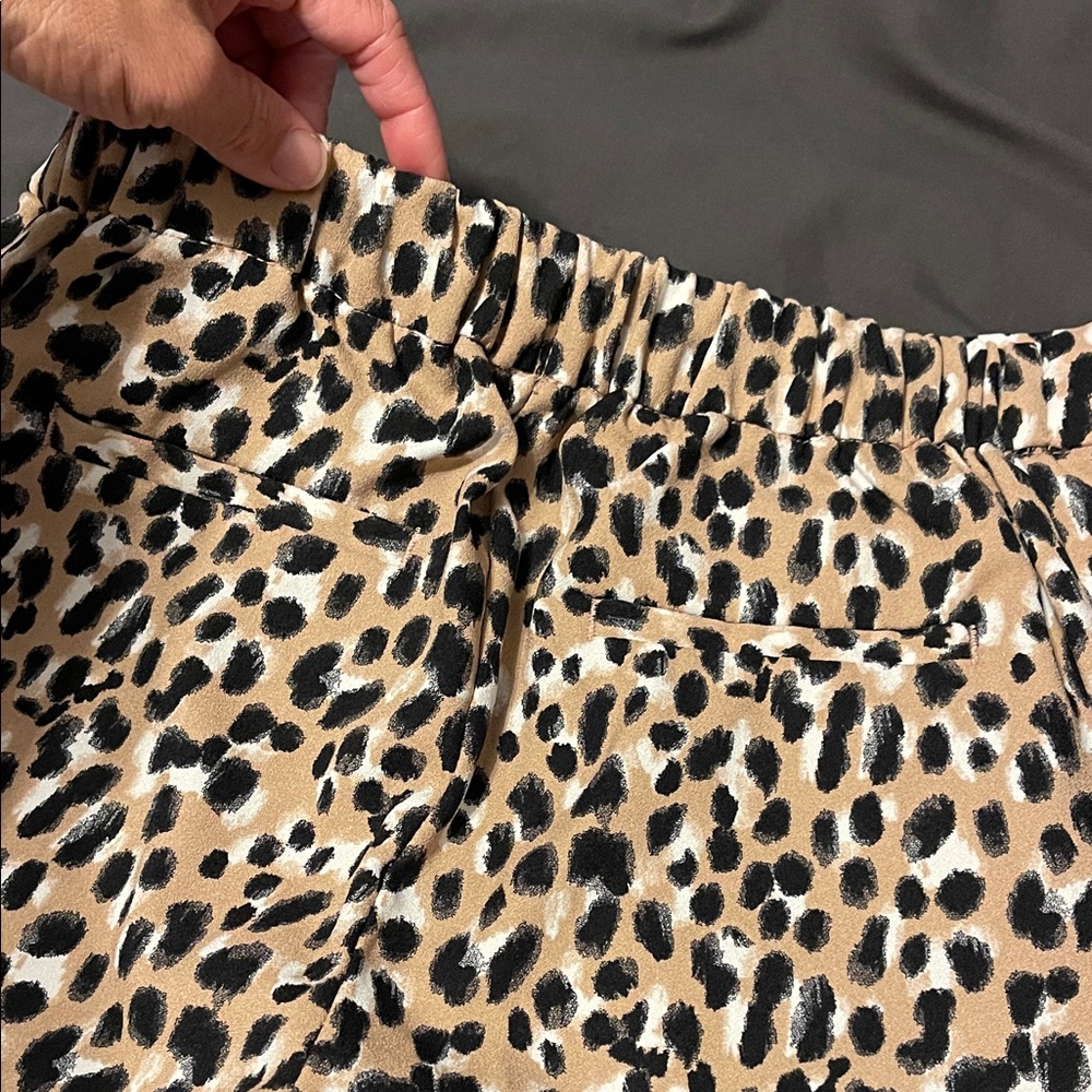 Banana Republic Leopard Print Hayden Pants Petite 2 - Picture 5 of 5